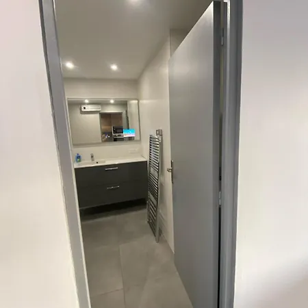 Quiet And Fresh With Garden Apartment *